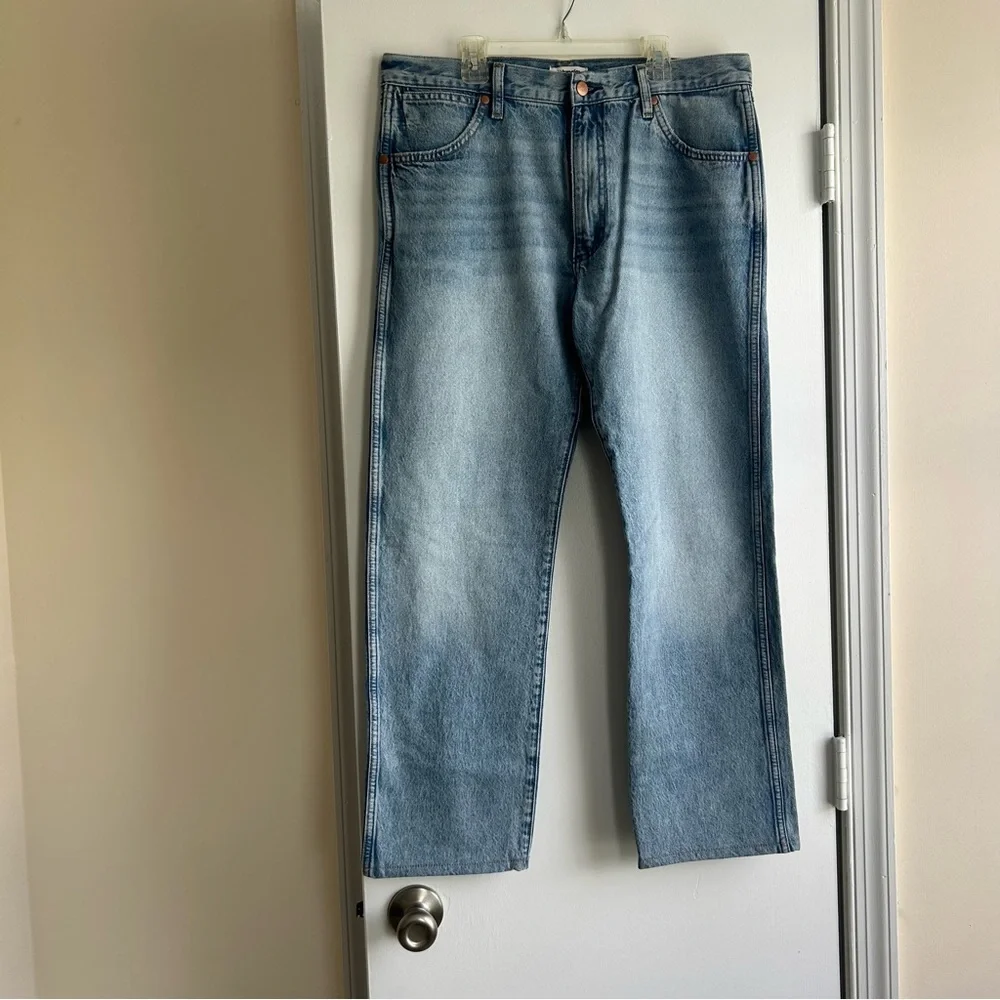 Women’s Wrangler Sunset Jeans 32x28 - Picture 4 of 10